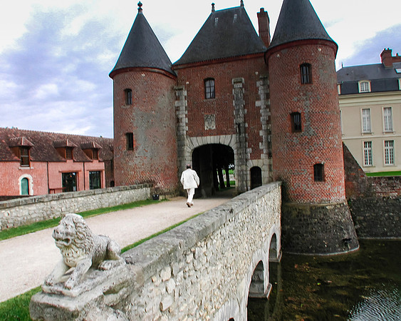 Loire Bridge Walker