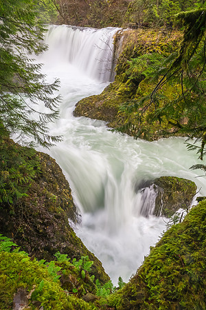 Spirit Falls Winter Flow - Vert