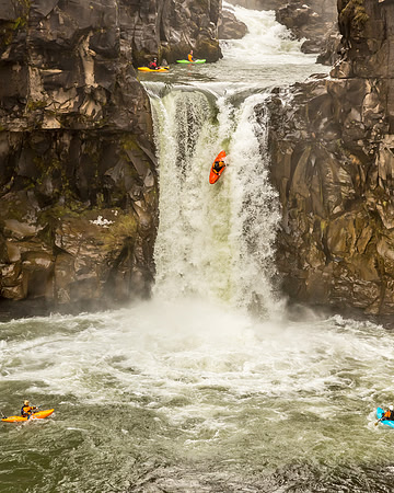 Celestial Falls - midway in the drop